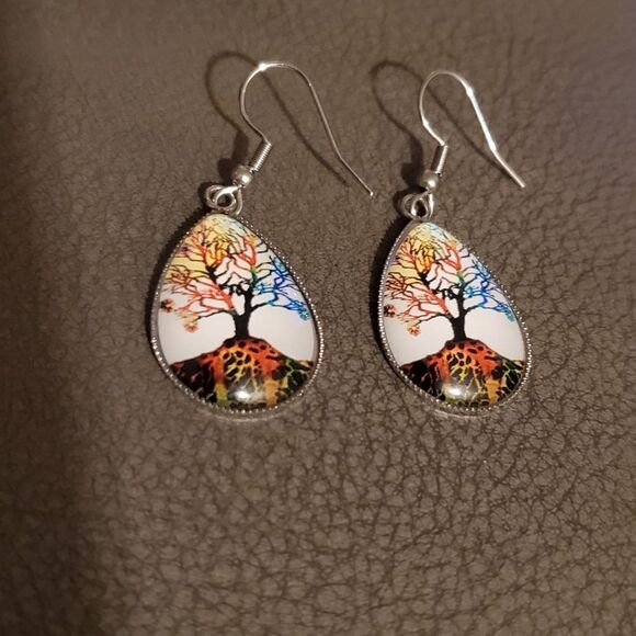 Antique-inspired tree of life irradescent art museum earrings. New. - Picture 1 of 4